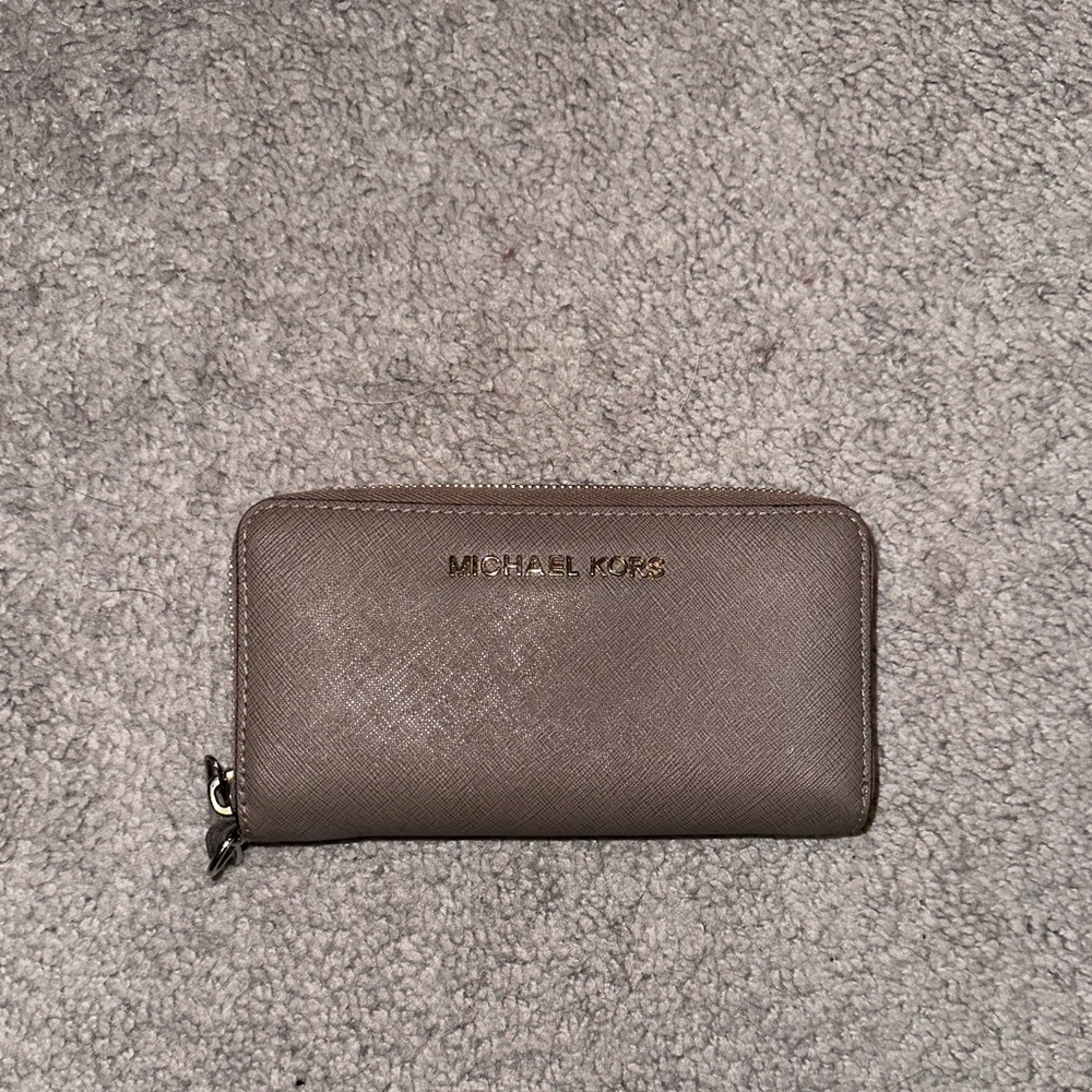 Michael Kora wallet